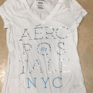 White v-neck t-shirt